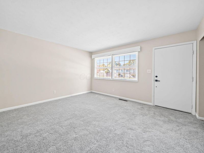 1926 Woodette Road , Columbus, OH 43232 Photo 9