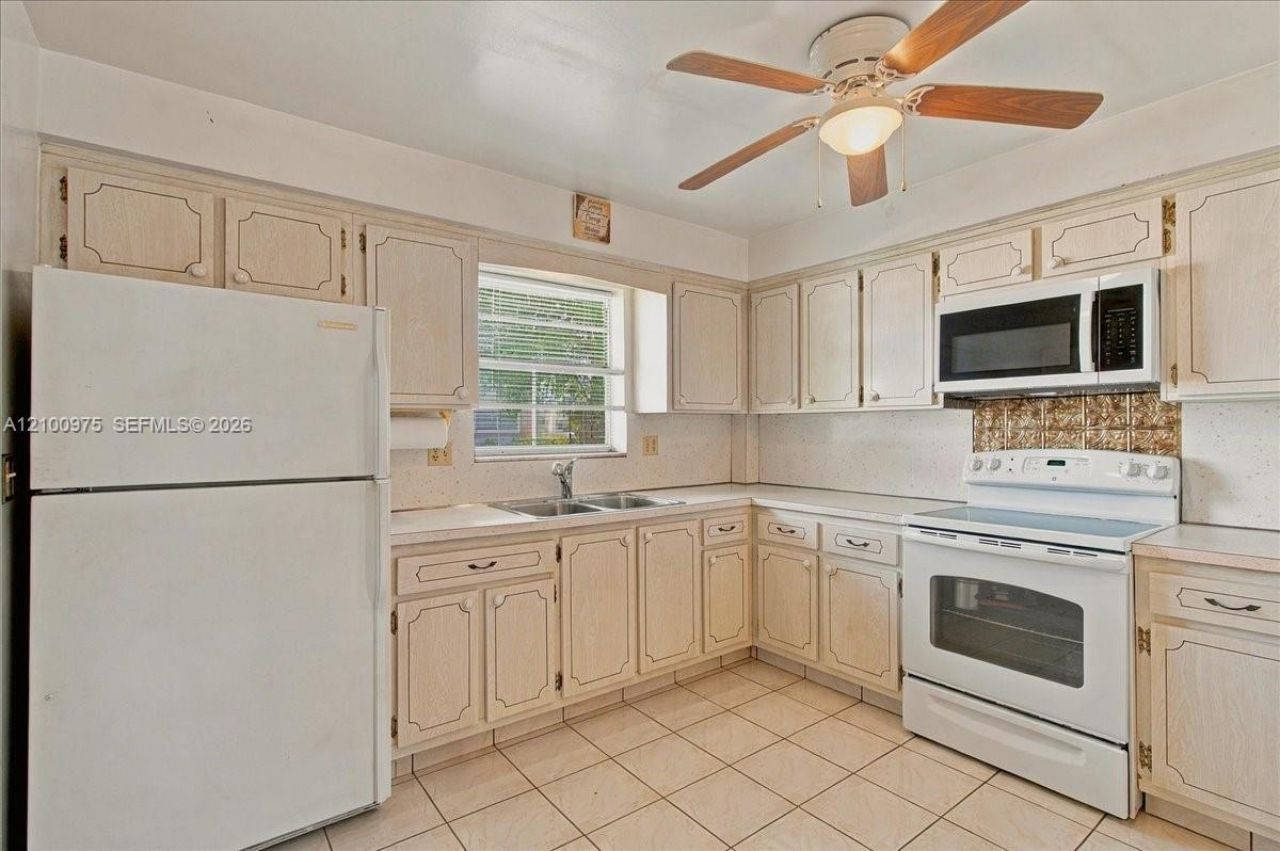 500 S Luna Ct , Unit 3, Hollywood, FL 33021 Photo
