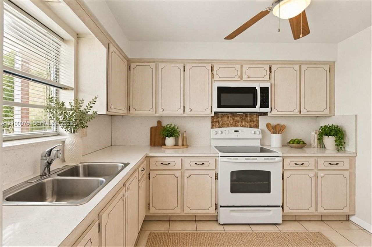 500 S Luna Ct , Unit 3, Hollywood, FL 33021 Photo