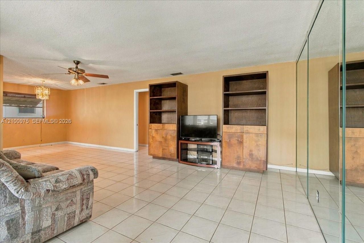 500 S Luna Ct , Unit 3, Hollywood, FL 33021 Photo