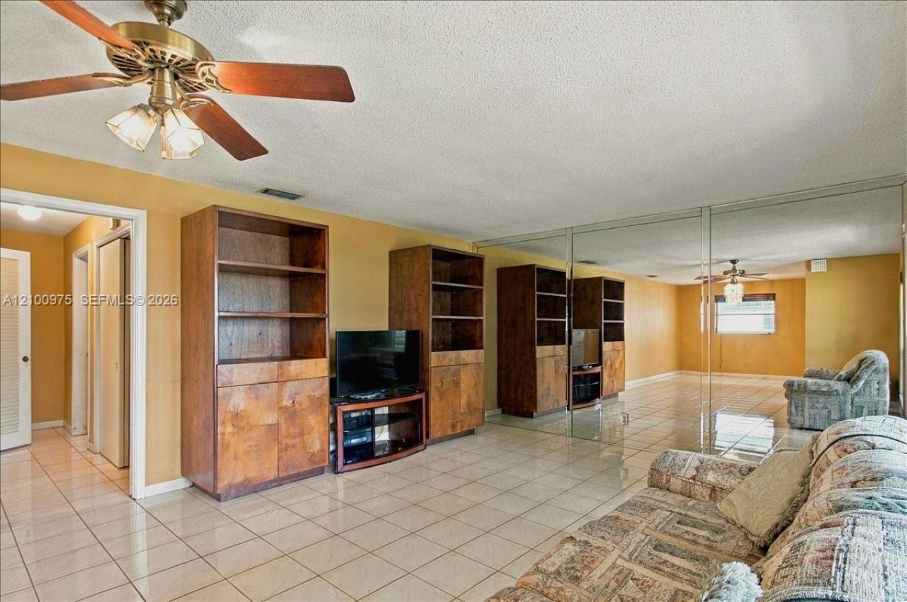 500 S Luna Ct , Unit 3, Hollywood, FL 33021 Photo