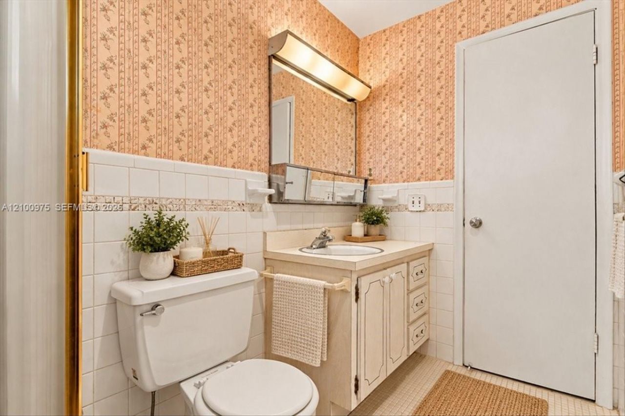 500 S Luna Ct , Unit 3, Hollywood, FL 33021 Photo