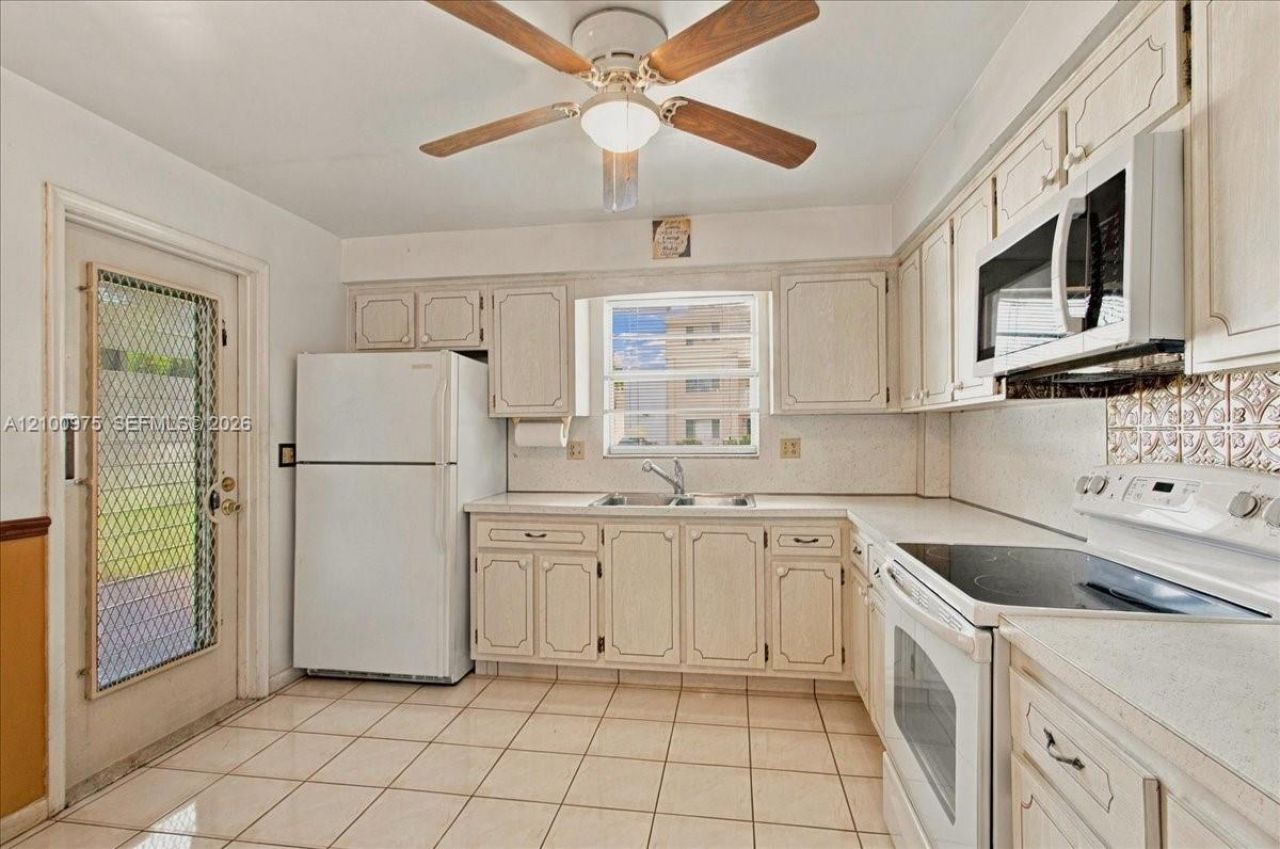 500 S Luna Ct , Unit 3, Hollywood, FL 33021 Photo
