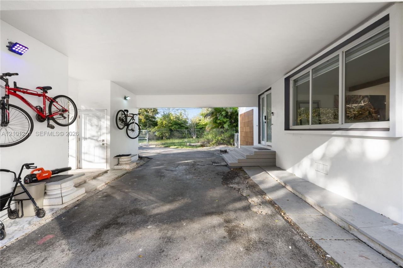 12599 NE 2nd Ave, North Miami, FL 33161 Photo