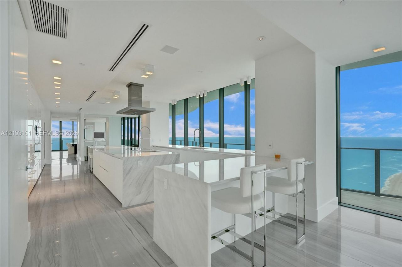 19575 Collins Ave , Unit 33, Sunny Isles Beach, FL 33160 Photo