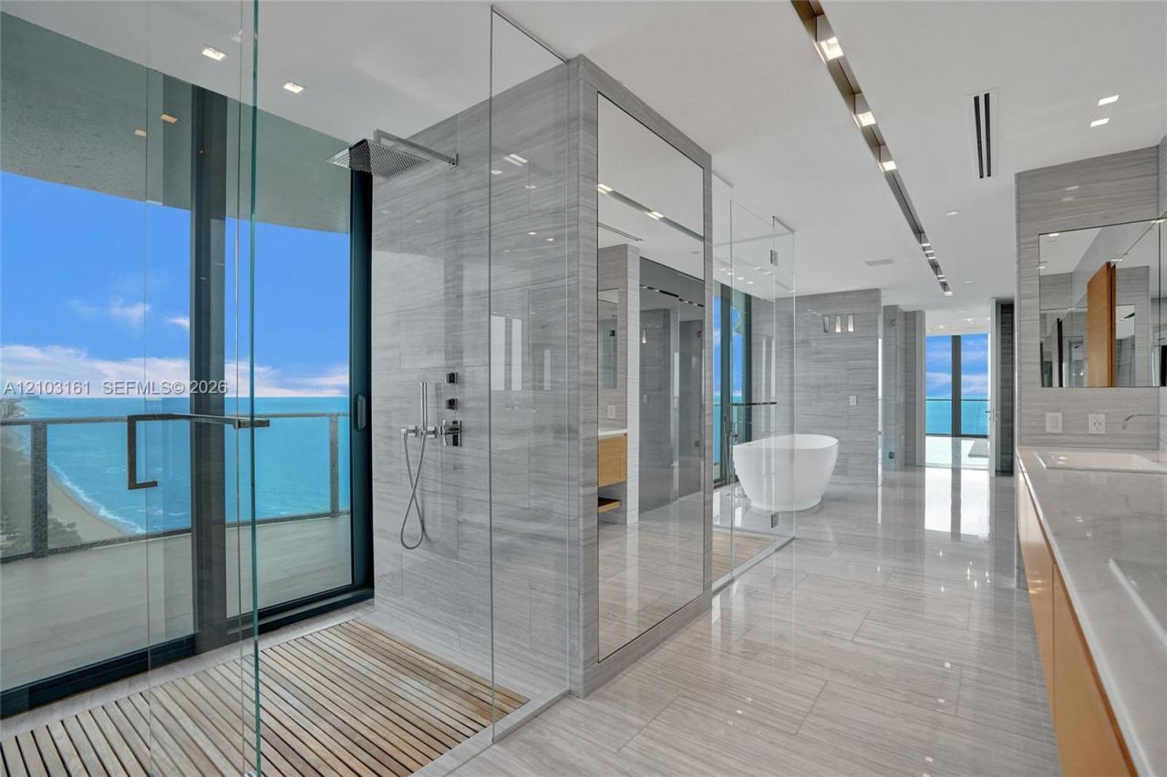 19575 Collins Ave , Unit 33, Sunny Isles Beach, FL 33160 Photo