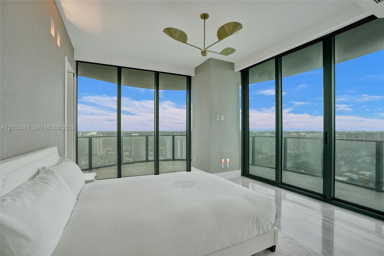 19575 Collins Ave , Unit 33, Sunny Isles Beach, FL 33160 Photo