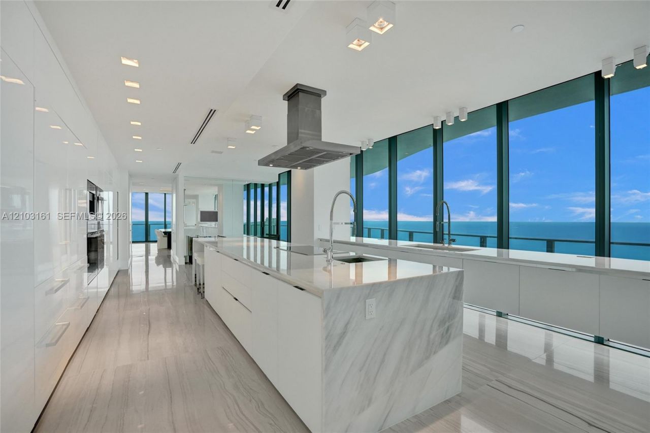 19575 Collins Ave , Unit 33, Sunny Isles Beach, FL 33160 Photo