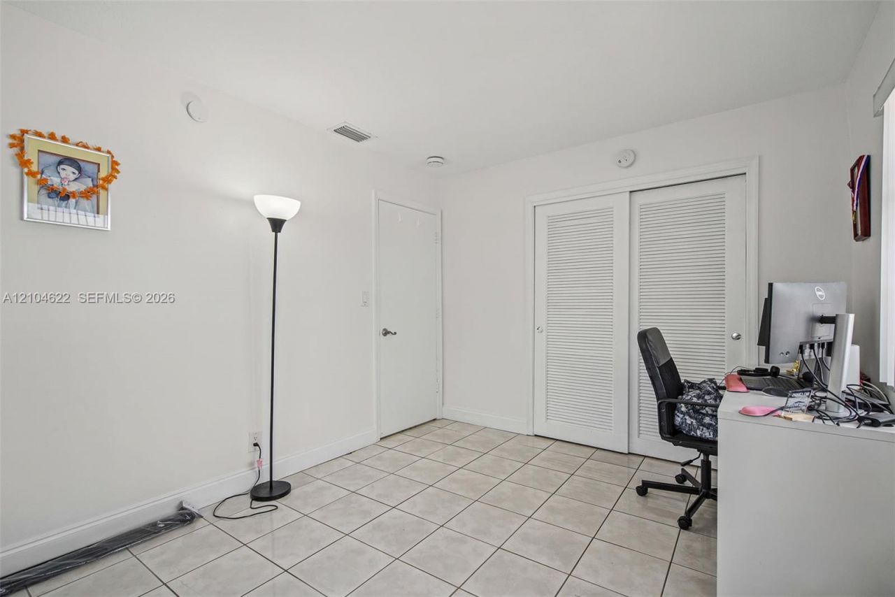 6802 NW 58th Ct , Tamarac, FL 33321 Photo