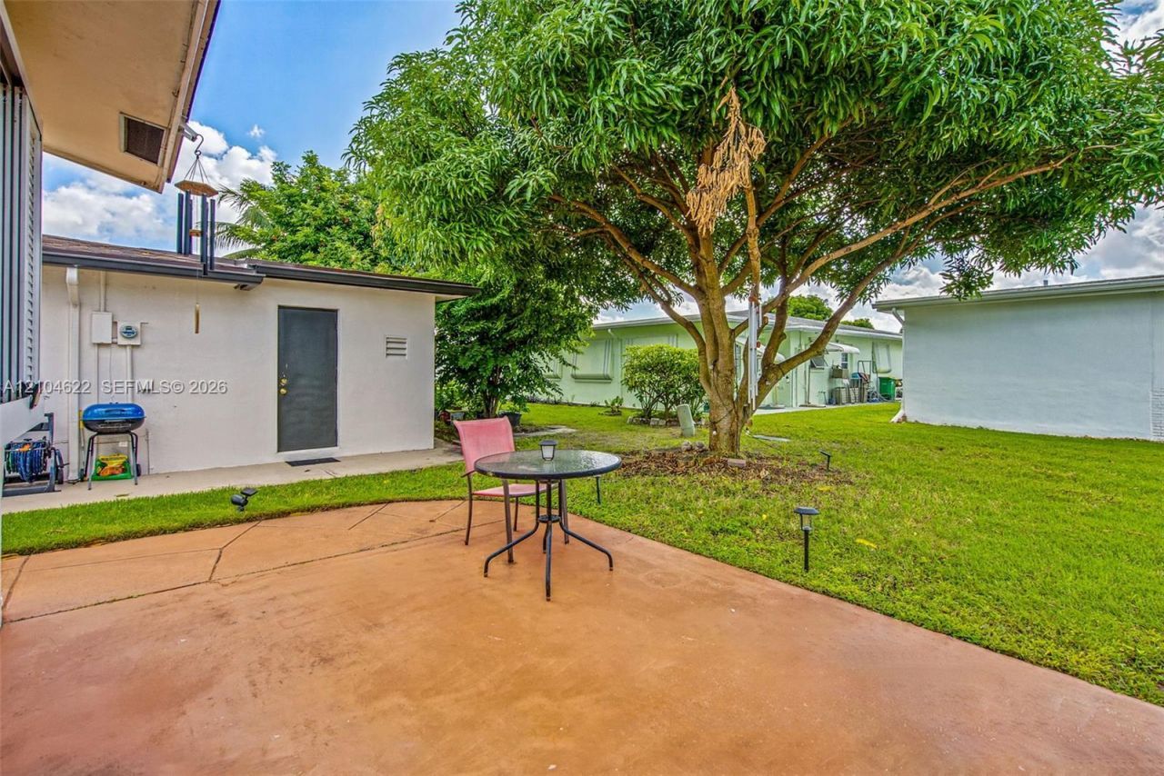 6802 NW 58th Ct , Tamarac, FL 33321 Photo