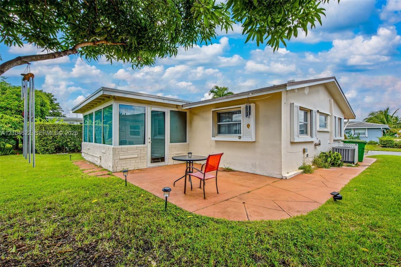 6802 NW 58th Ct , Tamarac, FL 33321 Photo