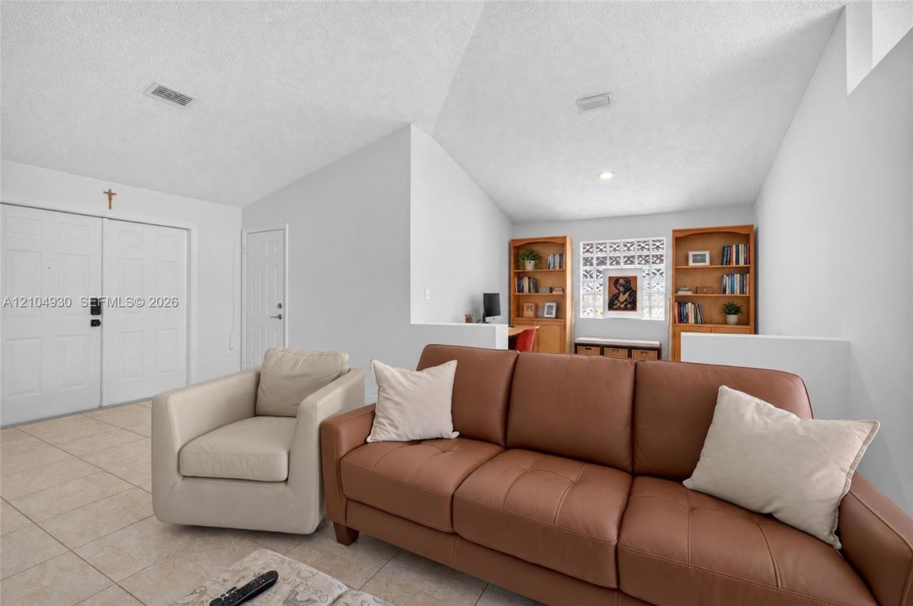 8949 SW 215 Terr , Cutler Bay, FL 33189 Photo