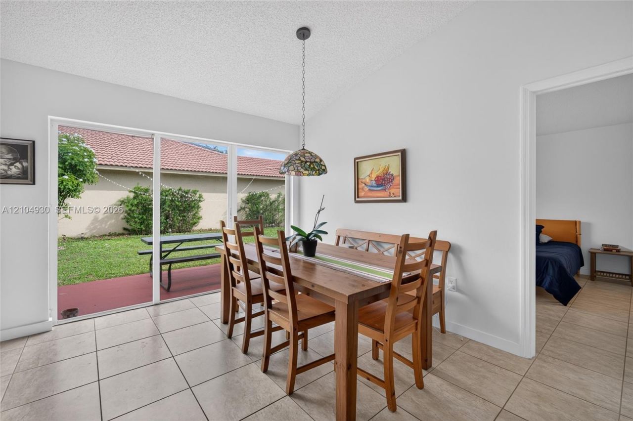 8949 SW 215 Terr , Cutler Bay, FL 33189 Photo