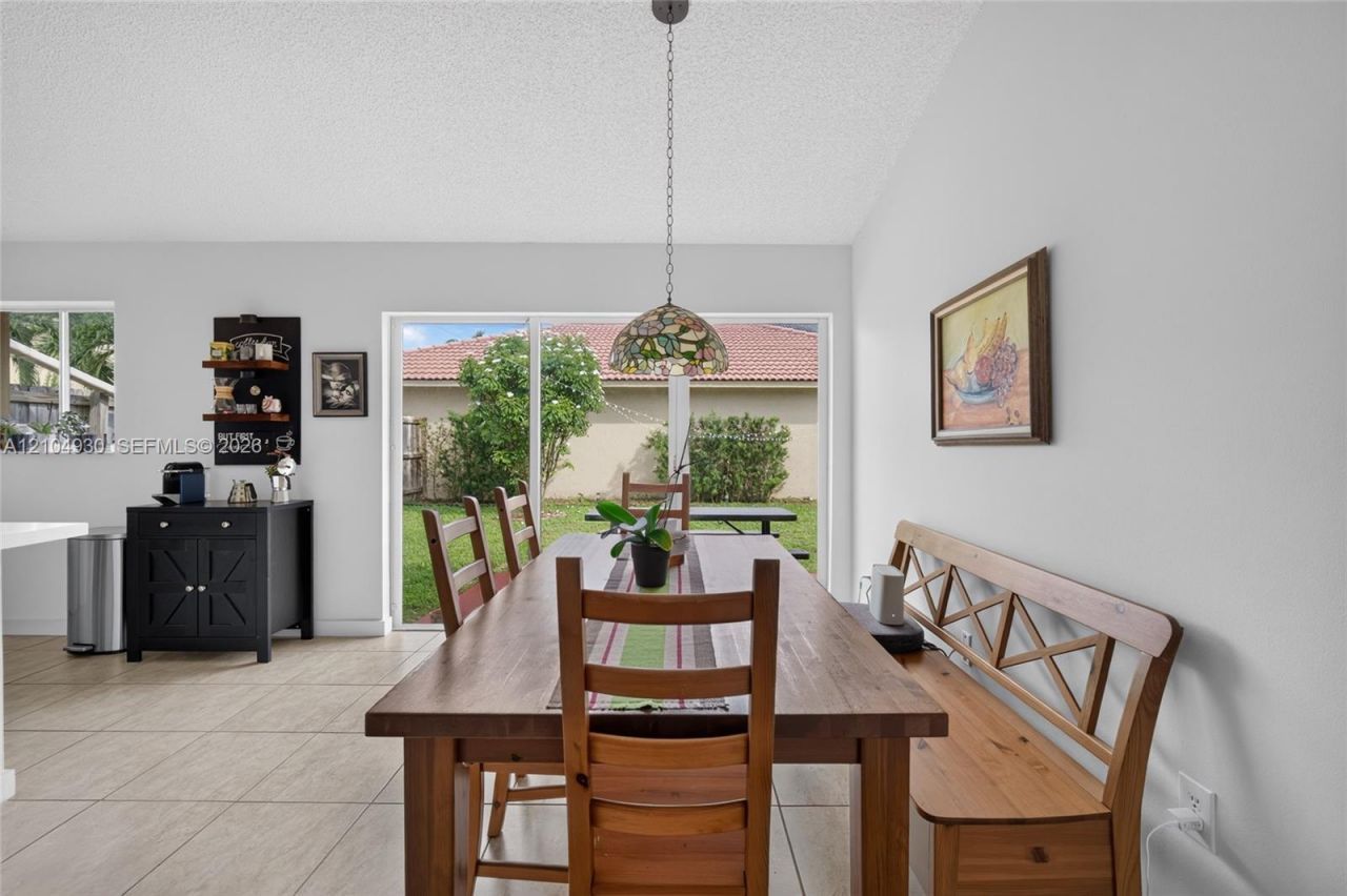 8949 SW 215 Terr , Cutler Bay, FL 33189 Photo