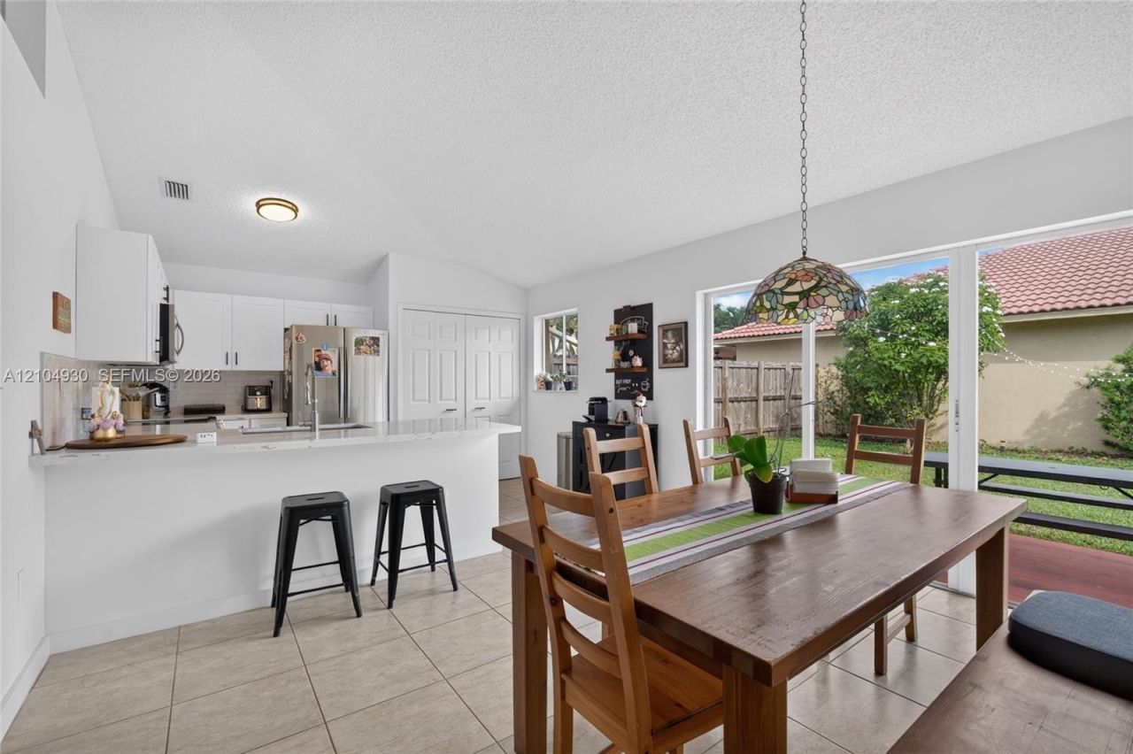 8949 SW 215 Terr , Cutler Bay, FL 33189 Photo