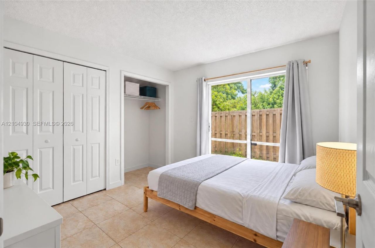 8949 SW 215 Terr , Cutler Bay, FL 33189 Photo