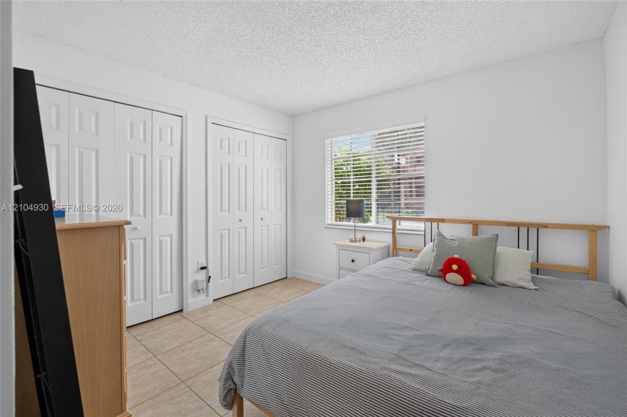 8949 SW 215 Terr , Cutler Bay, FL 33189 Photo