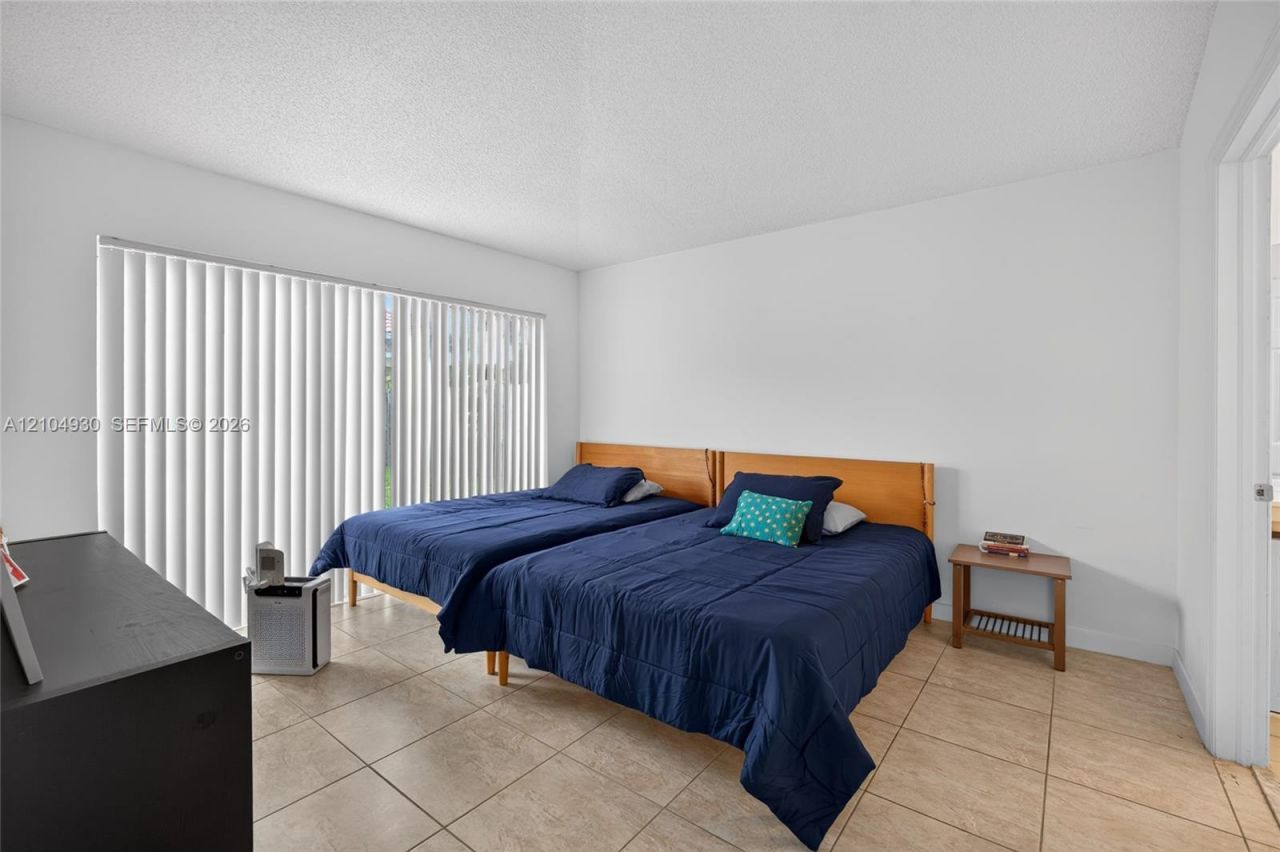8949 SW 215 Terr , Cutler Bay, FL 33189 Photo