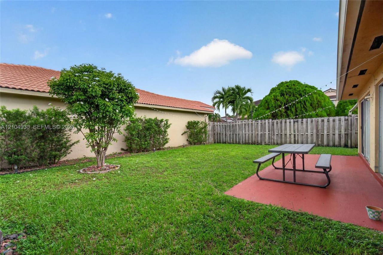 8949 SW 215 Terr , Cutler Bay, FL 33189 Photo
