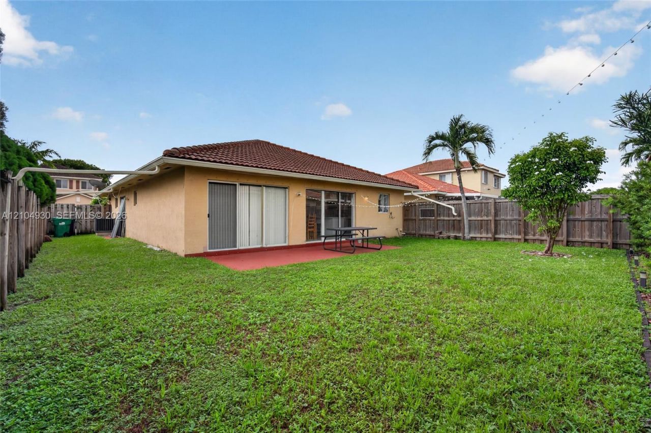 8949 SW 215 Terr , Cutler Bay, FL 33189 Photo