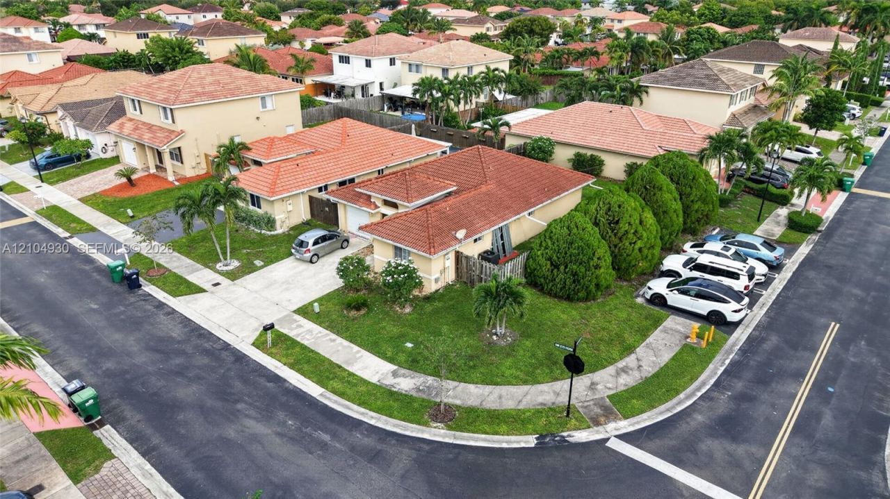 8949 SW 215 Terr , Cutler Bay, FL 33189 Photo