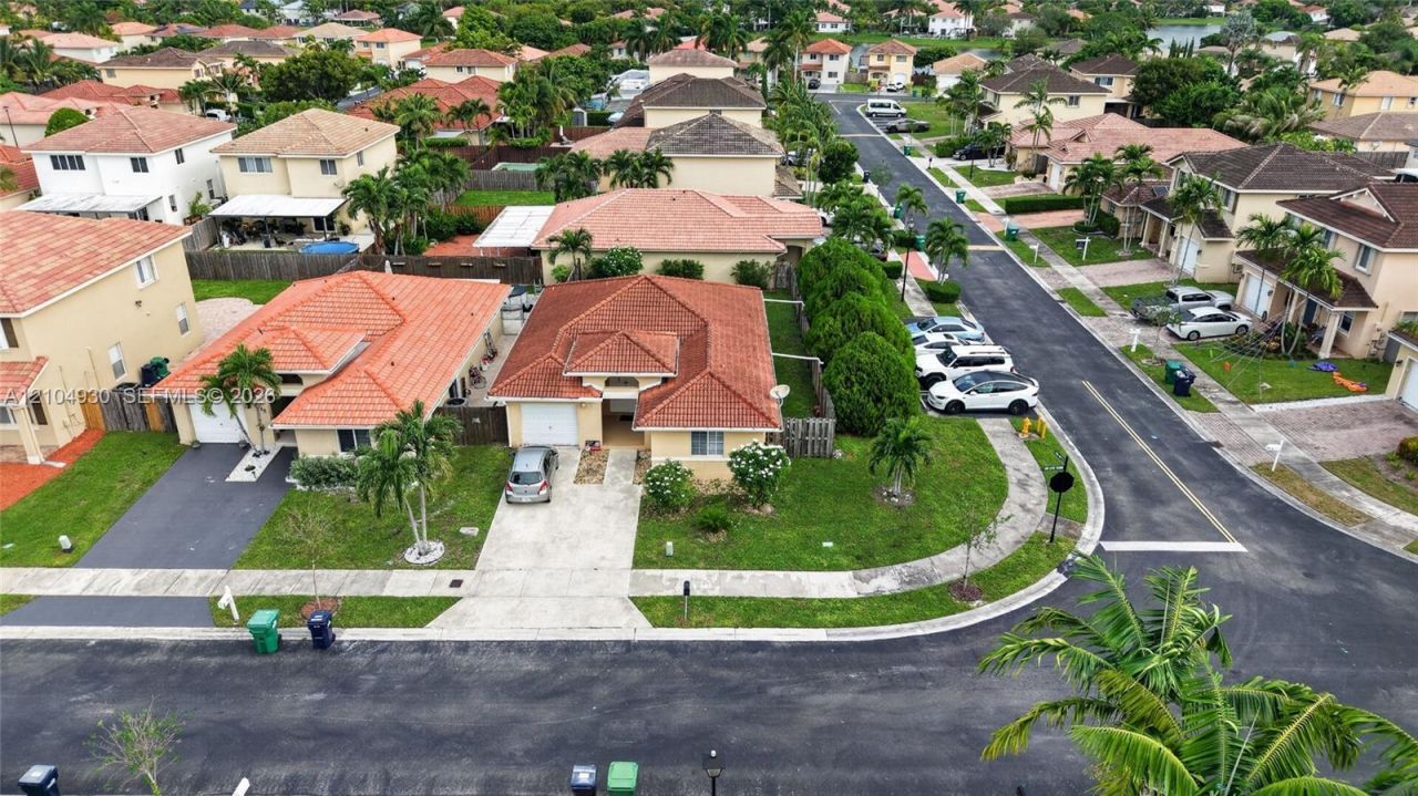 8949 SW 215 Terr , Cutler Bay, FL 33189 Photo