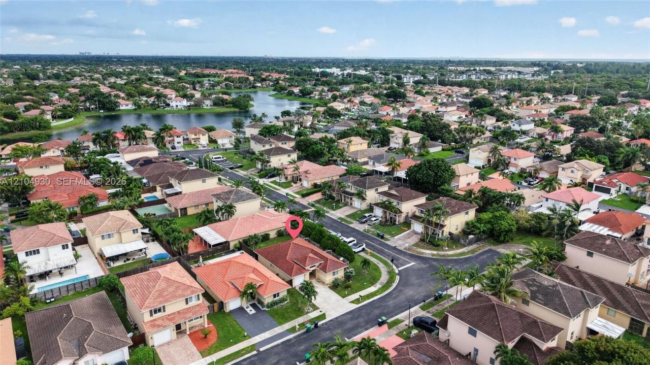 8949 SW 215 Terr , Cutler Bay, FL 33189 Photo