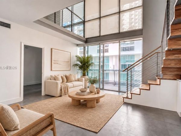 90 SW 3rd St , Unit TH706, Miami, FL 33130