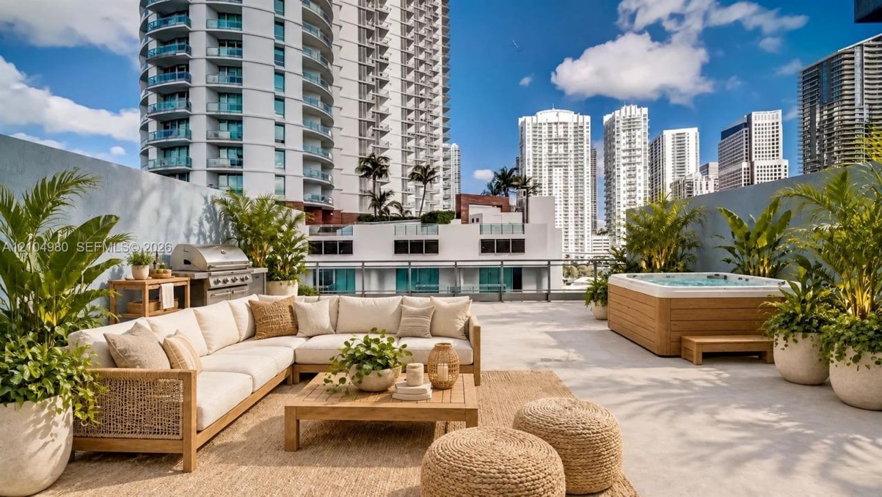 90 SW 3rd St , Unit TH706, Miami, FL 33130 Photo