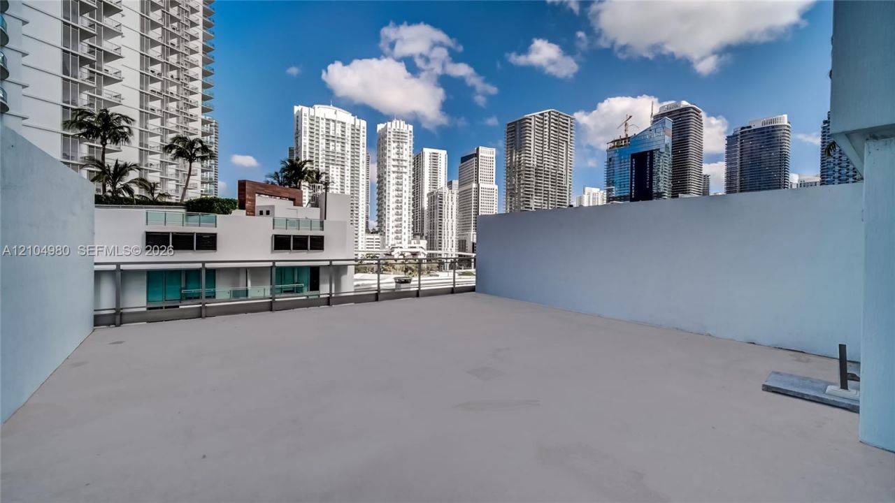 90 SW 3rd St , Unit TH706, Miami, FL 33130 Photo