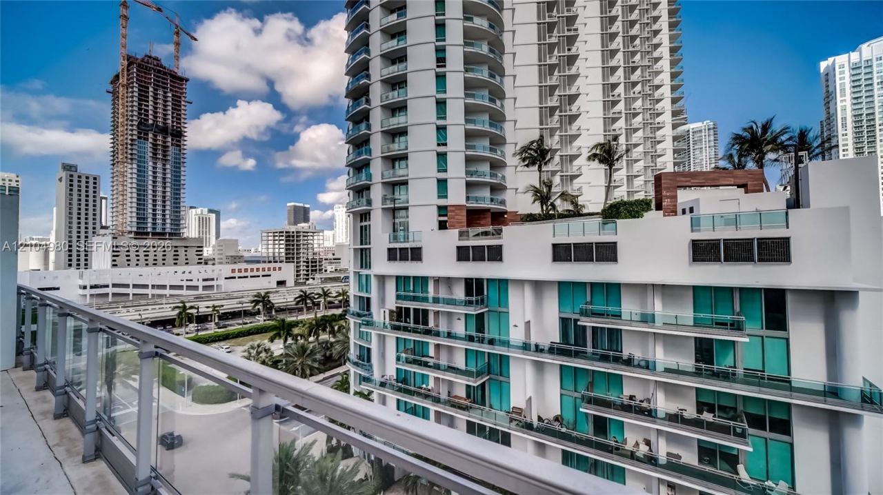 90 SW 3rd St , Unit TH706, Miami, FL 33130 Photo