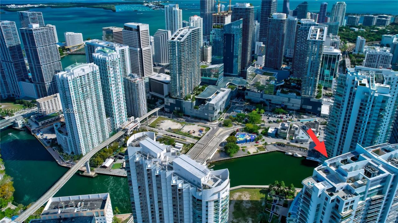 90 SW 3rd St , Unit TH706, Miami, FL 33130 Photo