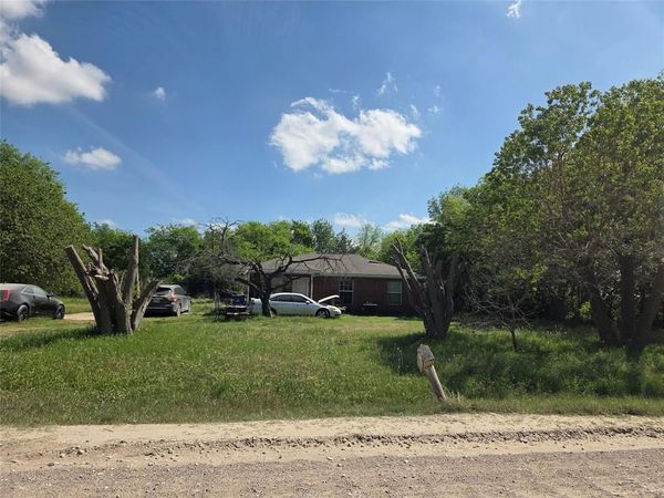 501 W Fannin Street , Rice, TX 75155