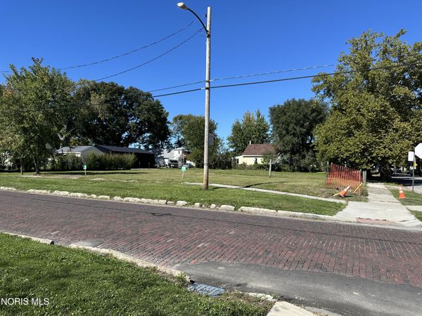 758 Yondota Street , Toledo, OH 43605