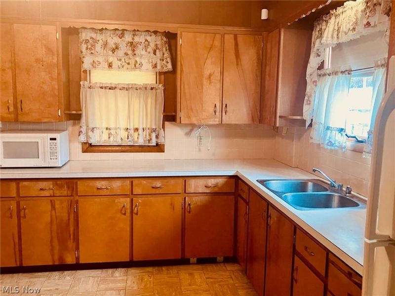 2008 W Prospect Road, Ashtabula, OH 44004 Photo 8