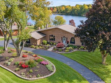 7555 Little Walters Court, Independence Township, Mi 48348