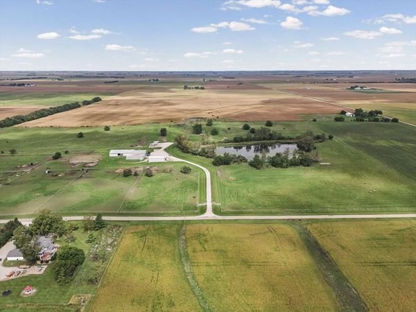 874 E 300n Road, Gibson City, IL 60936