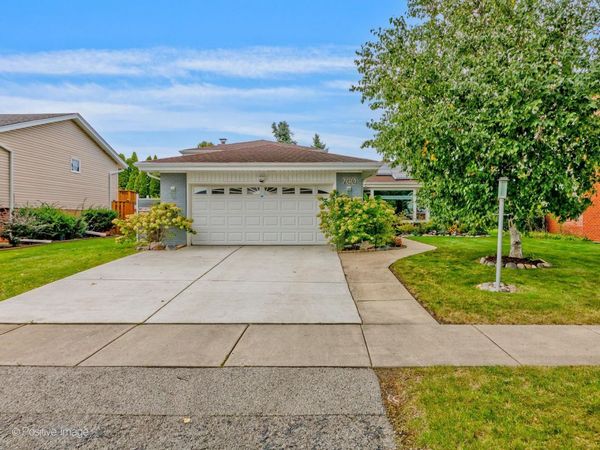 760 MADELYN Drive , Des Plaines, IL 60016