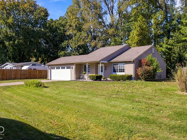 2370 Farmstead Drive, Columbus, IN 47201