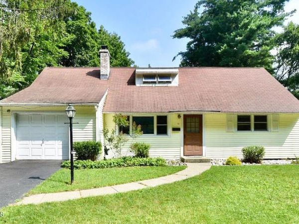 13 Southgate Road, Loudonville, NY 12211