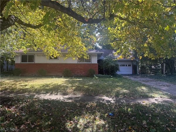1120 Trentwood Drive, Akron, OH 44313