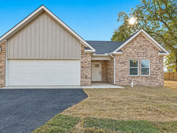 224 N Main Street N, Bono, AR 72416