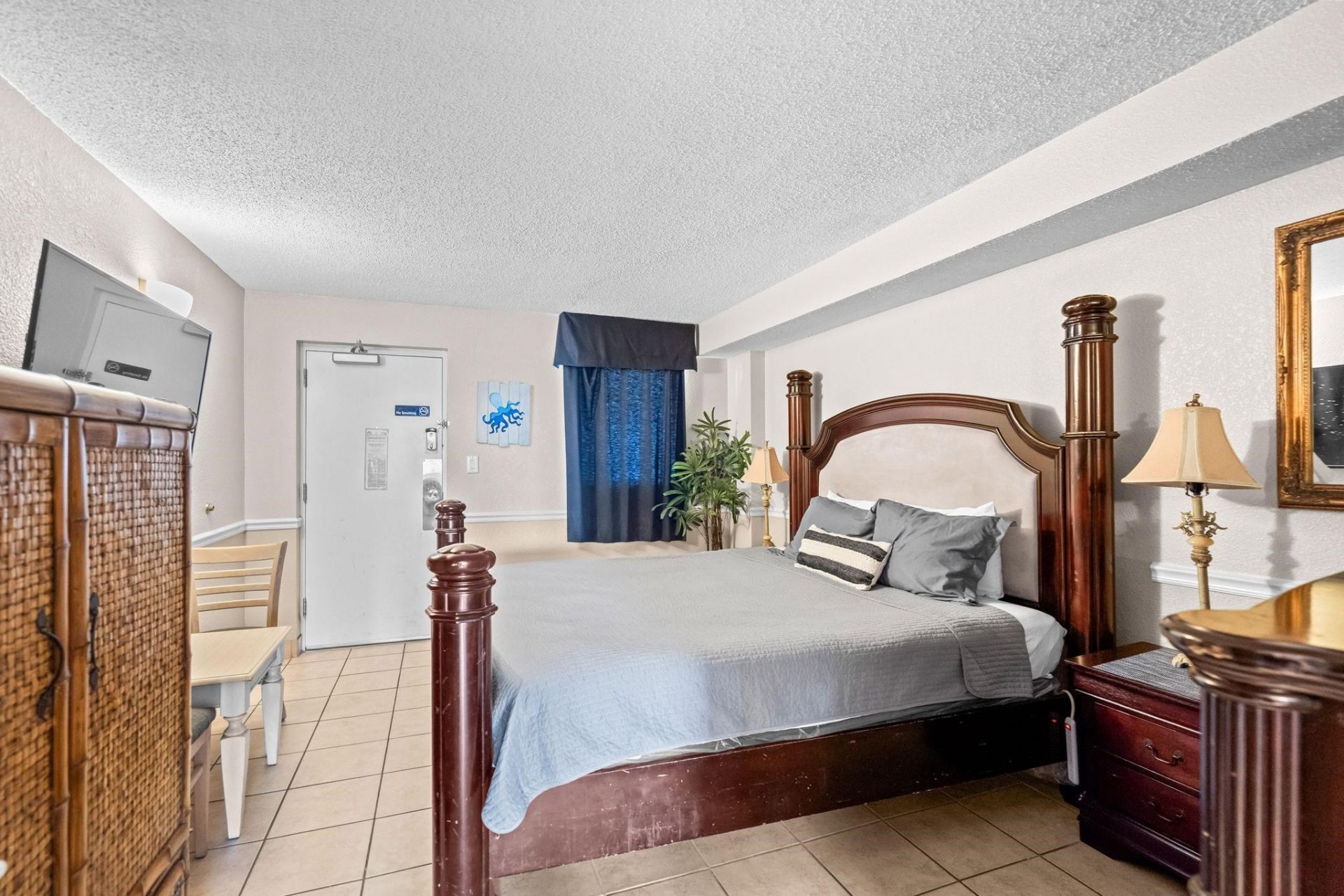 2300 N Ocean Blvd.  Photo 23