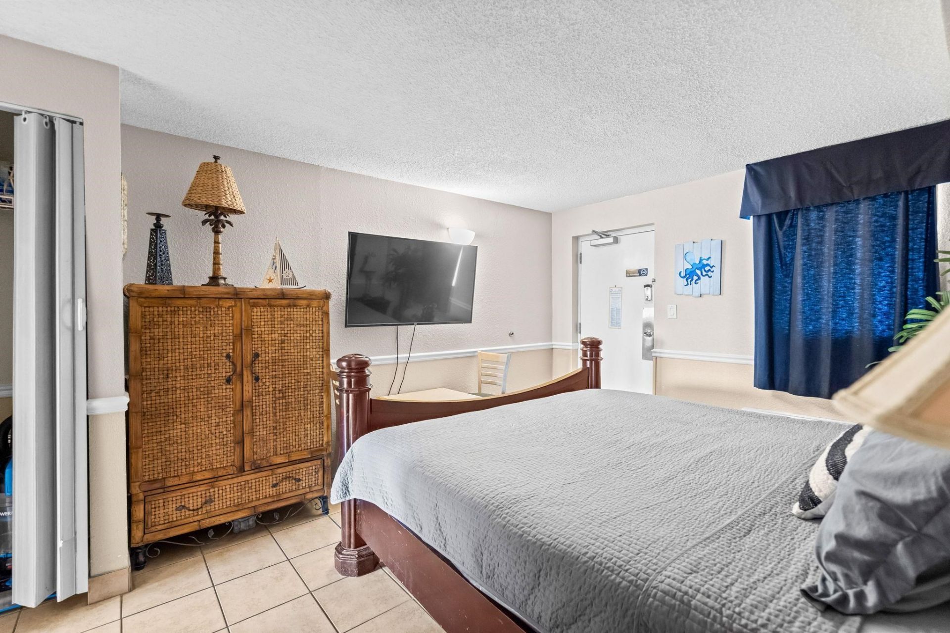 2300 N Ocean Blvd.  Photo 24