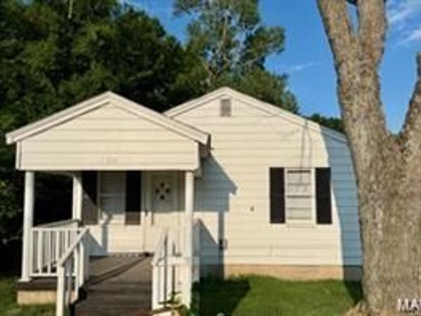114 Reuben Street , Sikeston, MO 63801