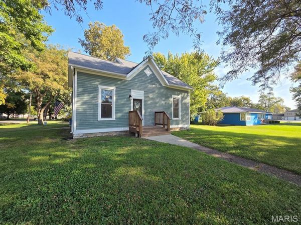 614 White Street , Canton, MO 63435