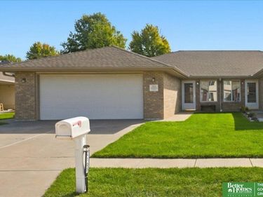 2105 Kingswood Circle, Lincoln, NE 68521