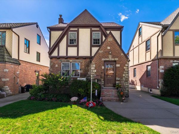 60-50 69th Lane, Maspeth, NY 11378