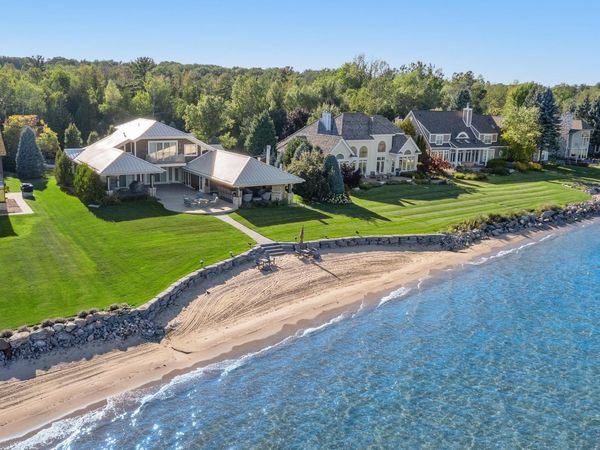 6140 Pine Lake Club Drive, Charlevoix, MI 49720
