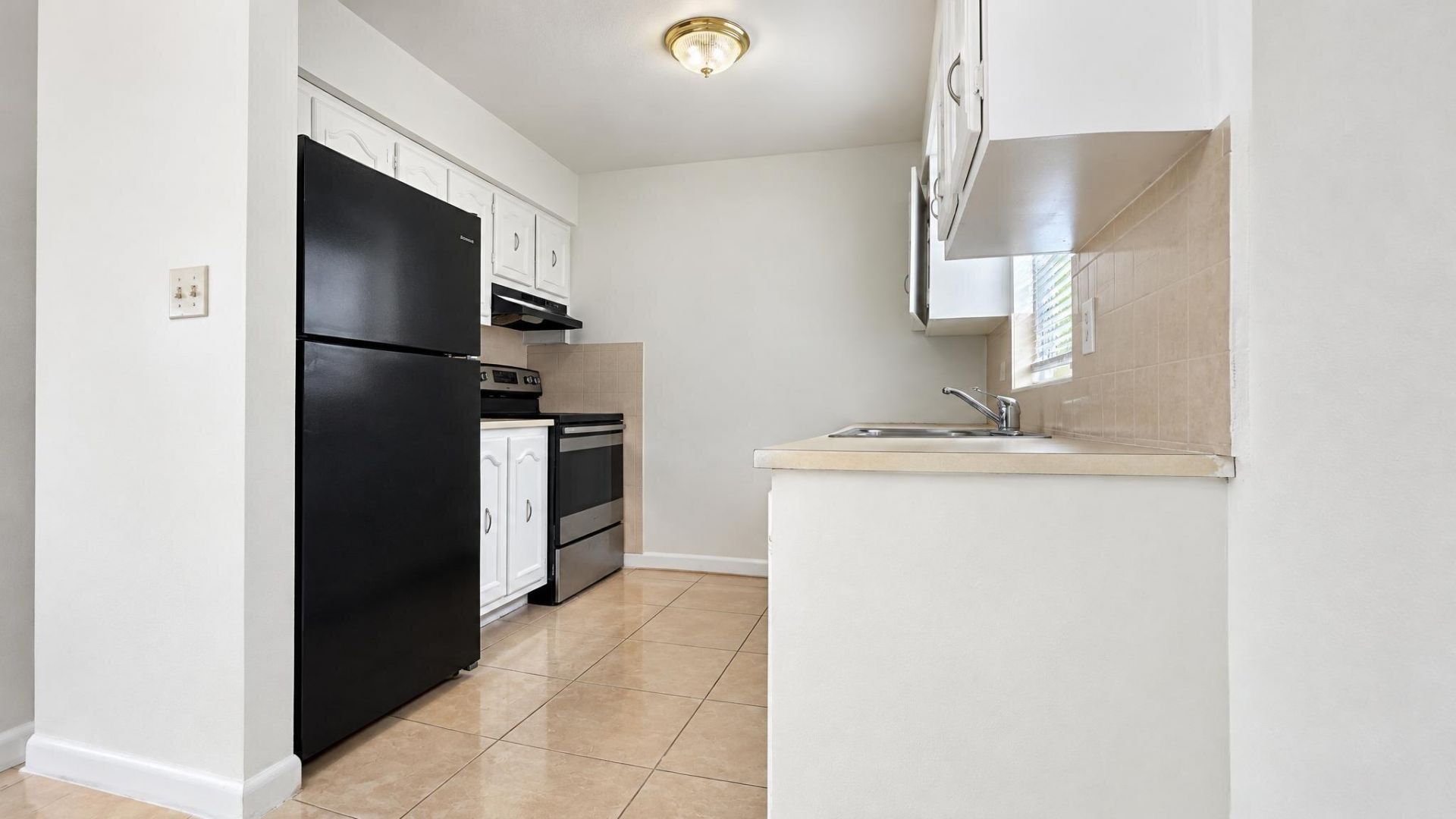3970 NW 31st Terrace, Unit 4, Lauderdale Lakes, FL 33309 Photo